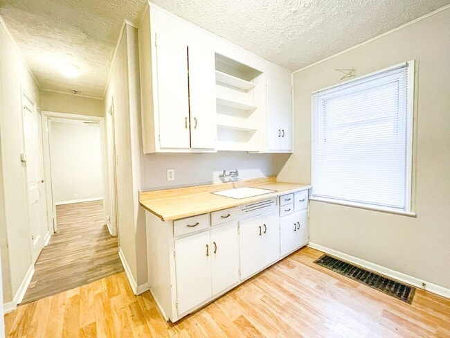 Building Photo - 409 S Dearborn St