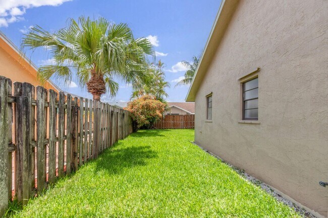 Building Photo - 23089 SW 55th Ave