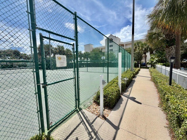 Building Photo - 7028 Sevilla Ct