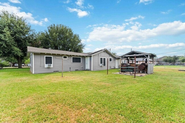 Building Photo - 9946 Algiers Rd