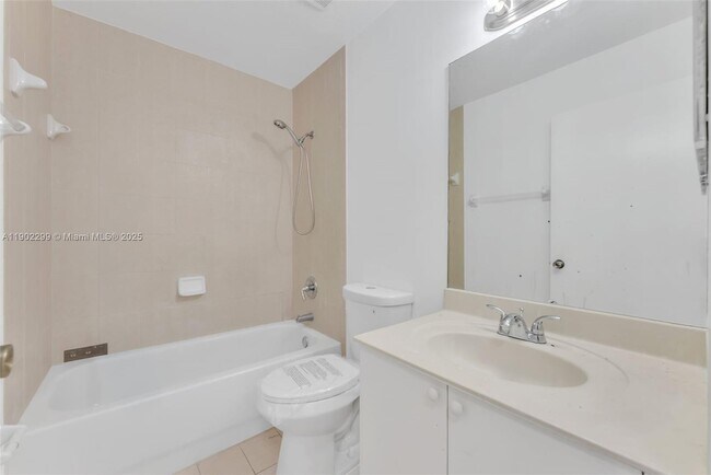 Building Photo - 1530 SE 31st Ct