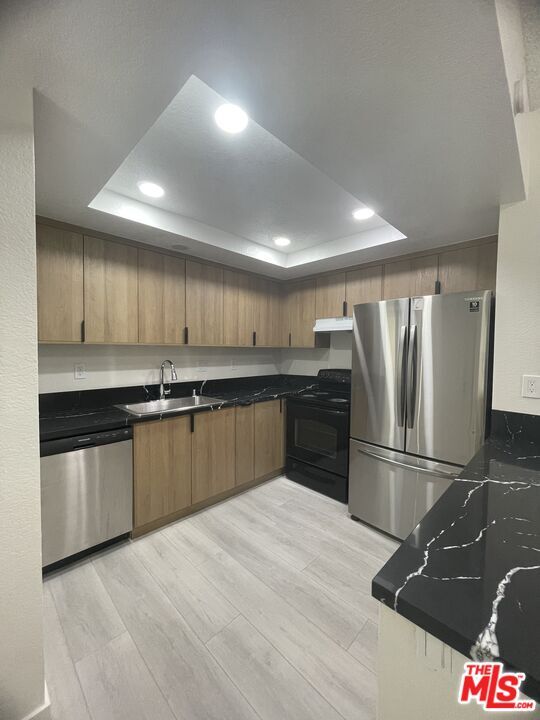 Building Photo - 22725 Lakeway Dr