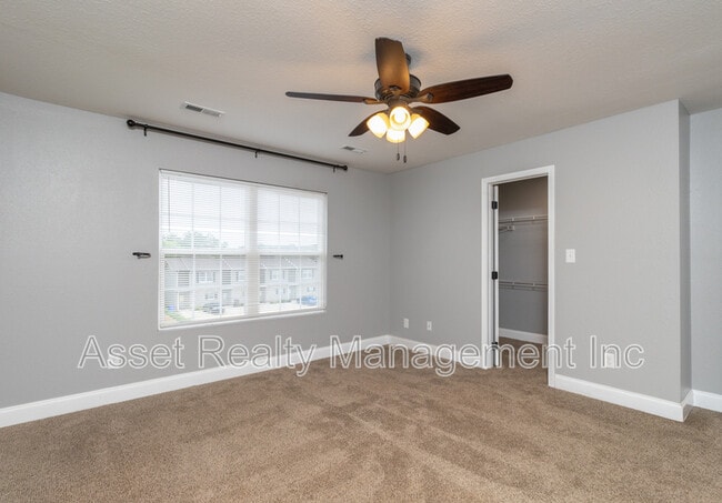 Building Photo - 926 Warrior Hill Dr