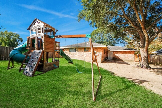 Building Photo - 11915 Binghamton Dr