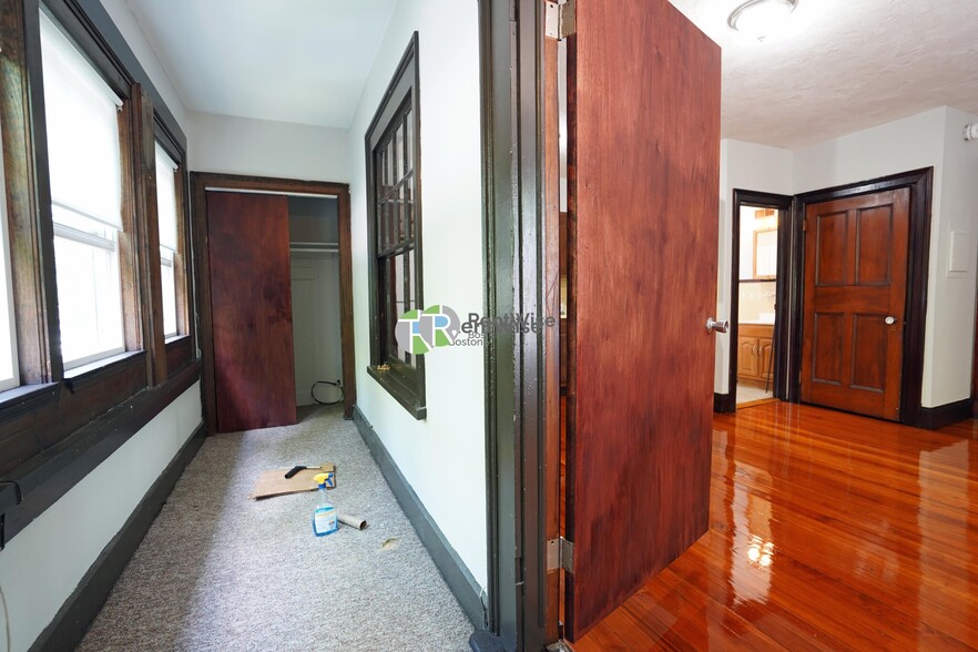 Building Photo - 266 Chestnut Hill Ave