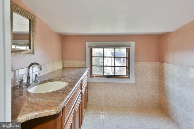 Building Photo - 8106 Cadwalader Ave