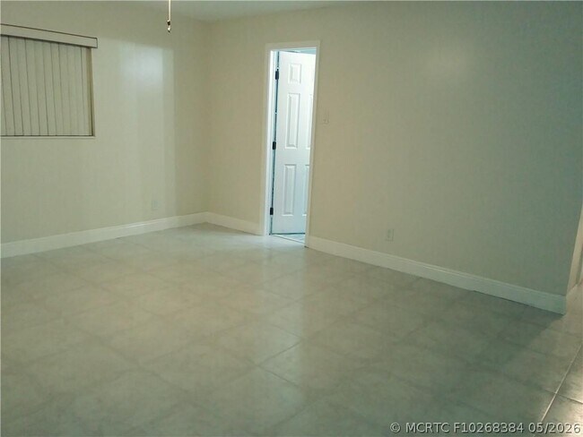 Building Photo - 2630 NW 42nd Terrace