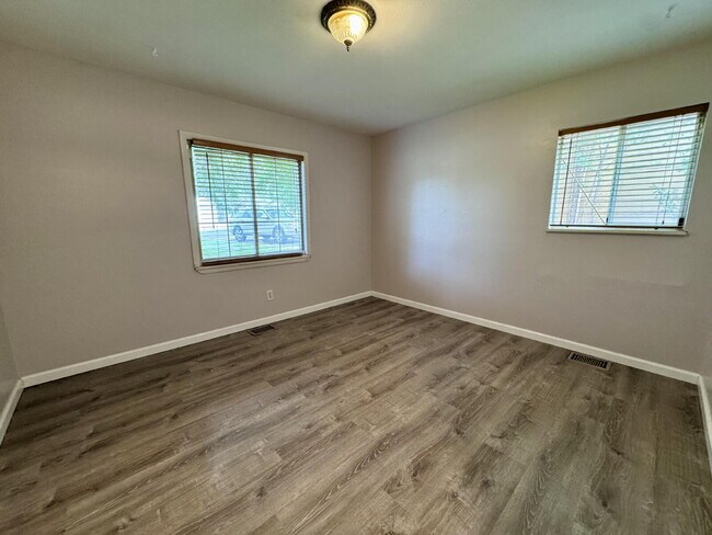 Building Photo - 3031 S Flamingo Way