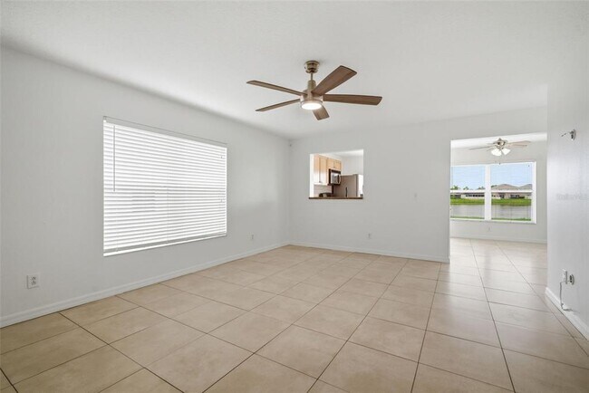 Building Photo - 10604 Lakeside Vista Dr