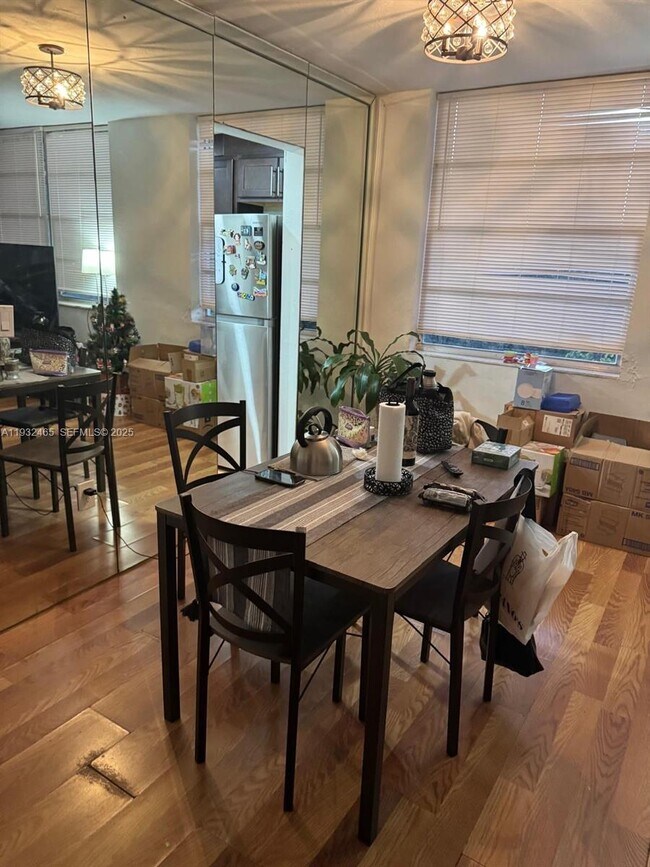 Building Photo - 2175 NE 170th St