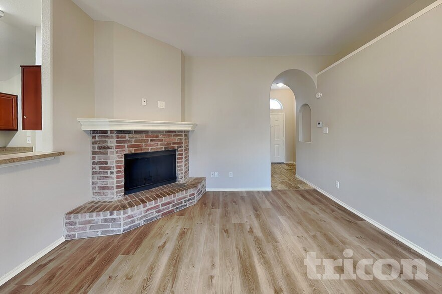 Building Photo - 4200 Agate Dr