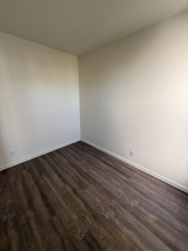 Building Photo - 5408 Jasons Way NE