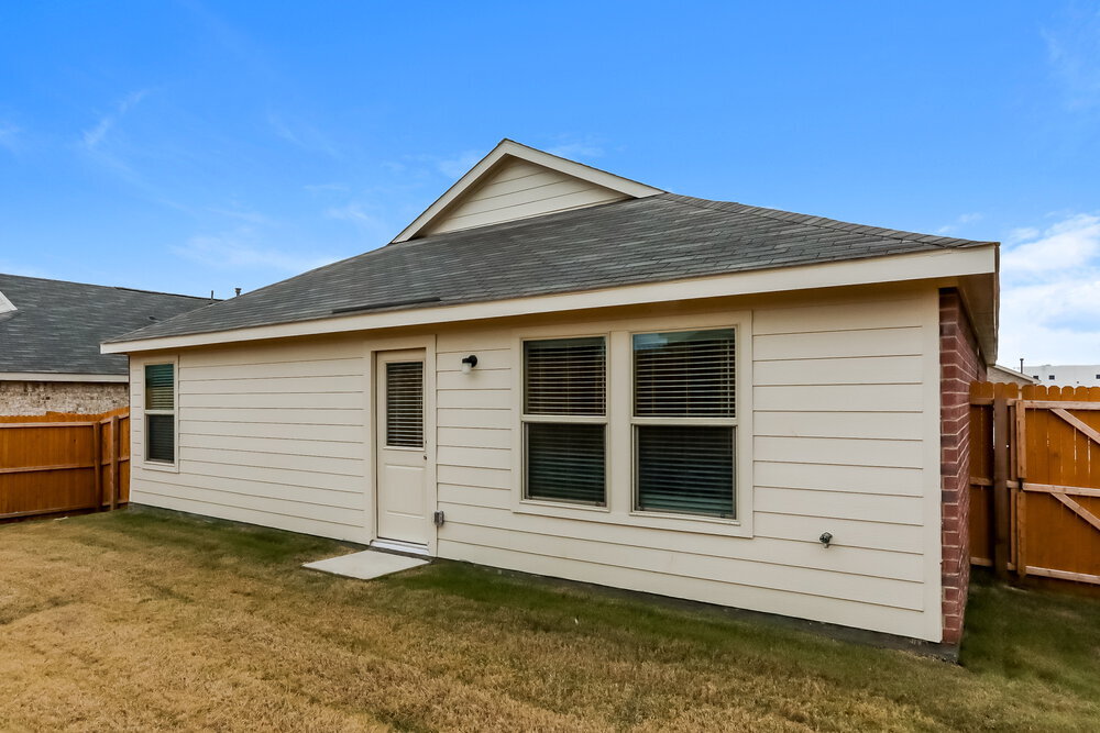 Building Photo - 1017 Crestview Dr