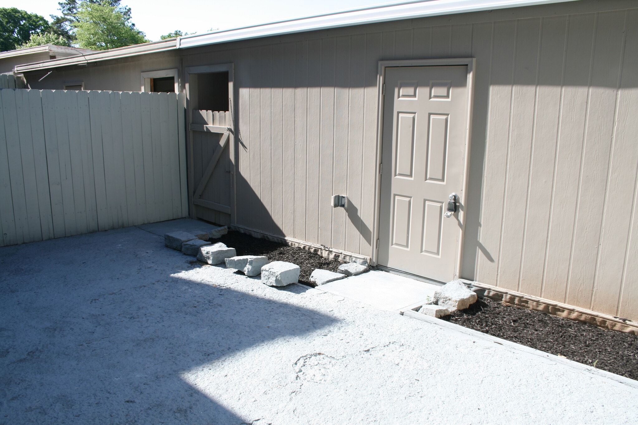 Building Photo - 340 Winding River Dr