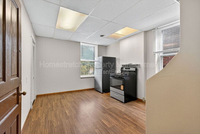 Building Photo - 551 Bates St