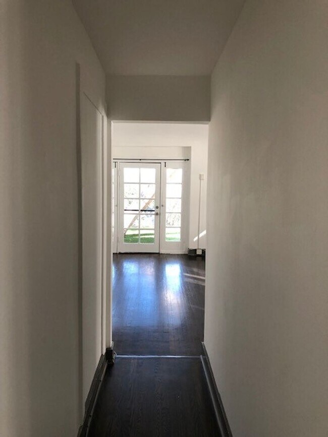 Building Photo - AS Maltman (#317)