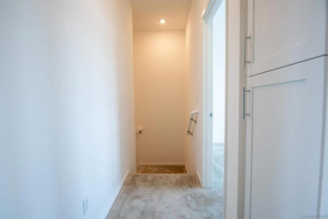 Building Photo - 516 Avenida Centro