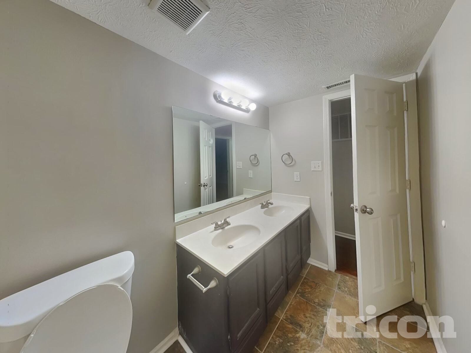 Building Photo - 3737 W 42nd Terrace