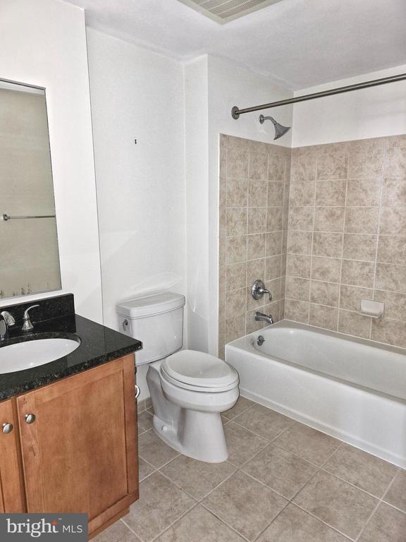 Building Photo - 1020 N Highland St