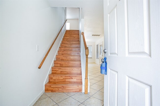 Building Photo - 17627 S Summit Canyon Dr
