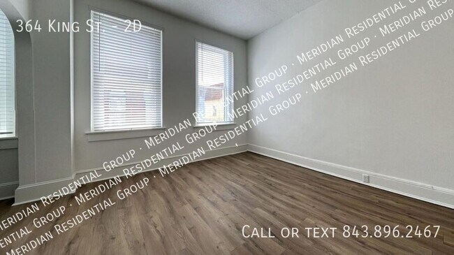 Building Photo - 364 King St