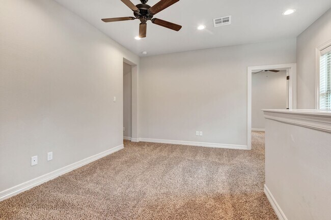 Building Photo - 311 Fairway Dr