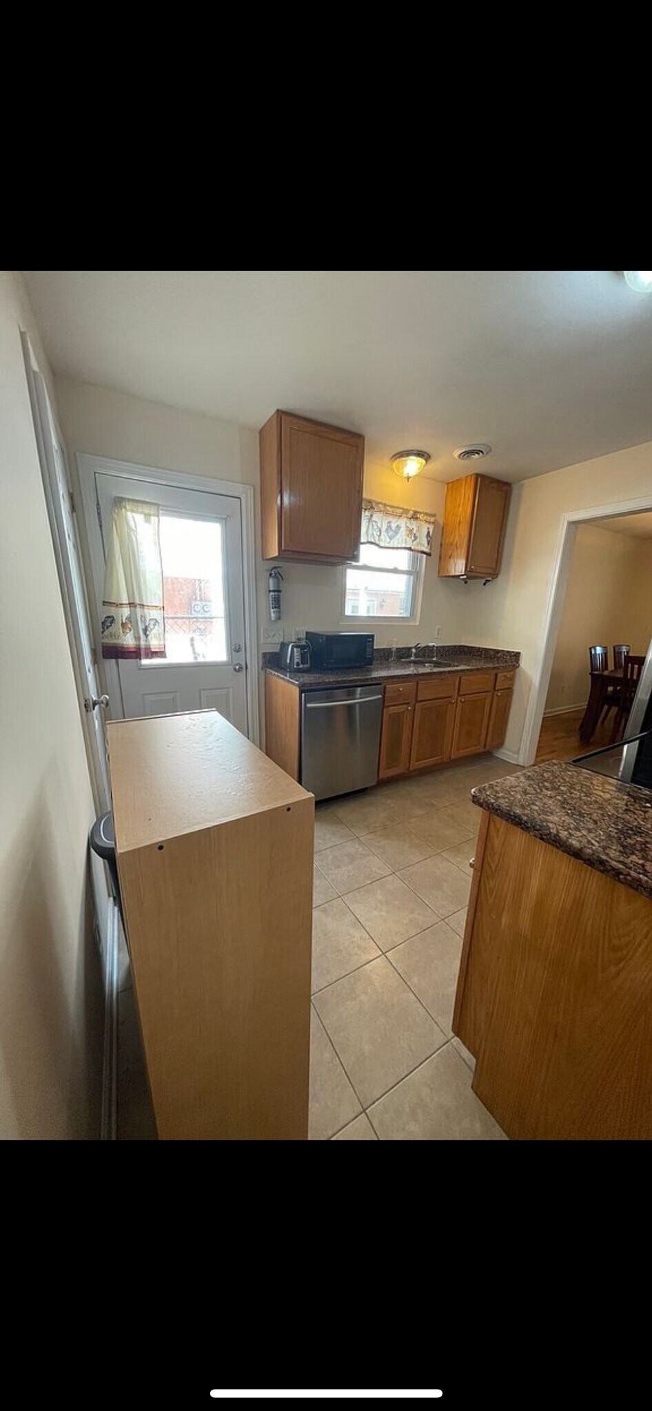 Building Photo - 41 Rose Ln