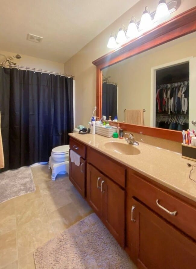 Building Photo - Italian Estates Property Management