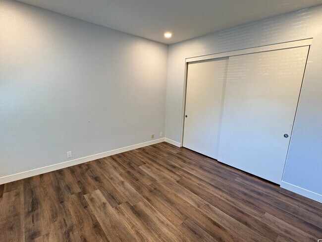 Building Photo - Serenity awaits in this upgraded 2 bedroom...