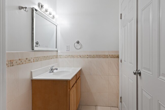 Building Photo - 85 Broadway