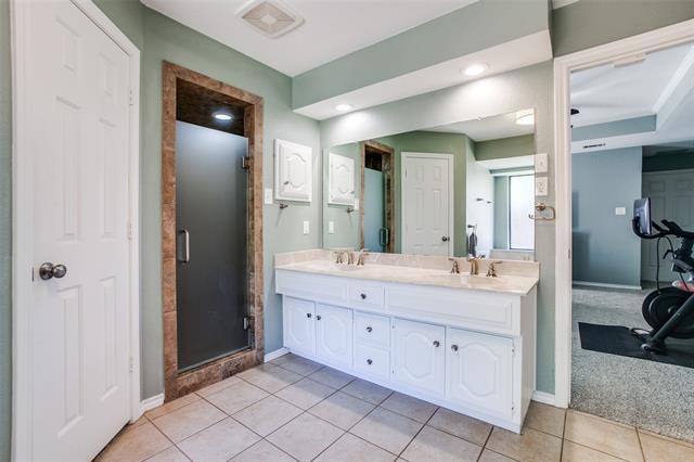 Building Photo - 2211 Bluebonnet Dr