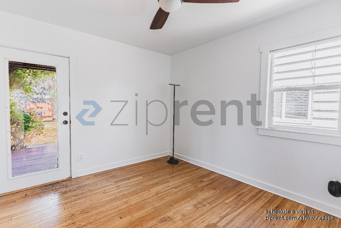 Building Photo - 4915 NE 78th Ave