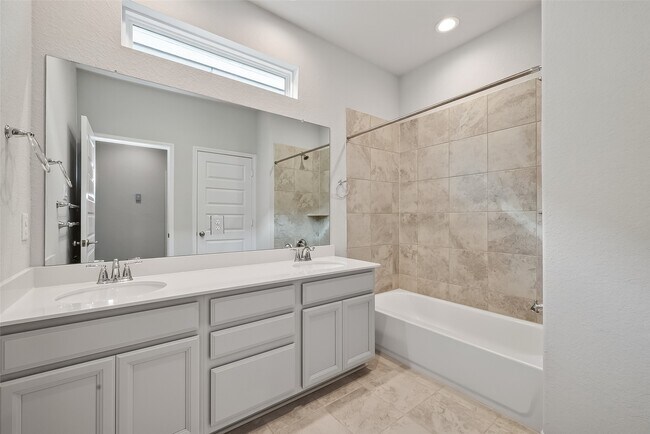 Building Photo - 9816 Magnolia Village Ln