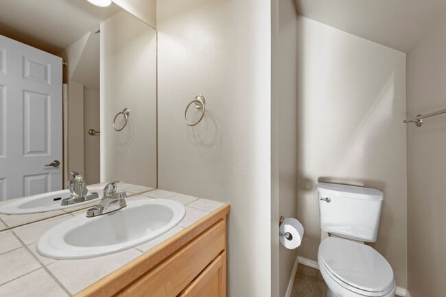 Building Photo - Well-appointed 3-Bedroom Townhome Near Downtown Kenmore & Bothell