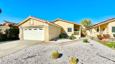 Building Photo - Beautiful Single-Story Home in the Lovely ...