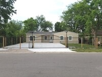 Building Photo - 5631 Belarbor St