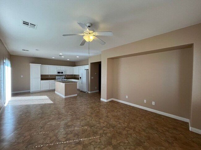 Building Photo - 8988 Winchester Ridge St