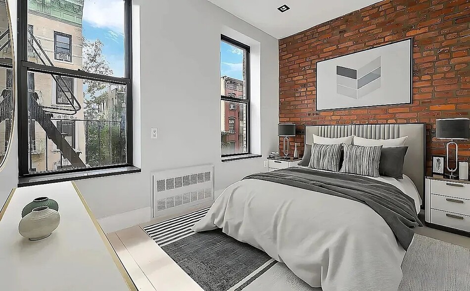 Building Photo - 202 E 13th St