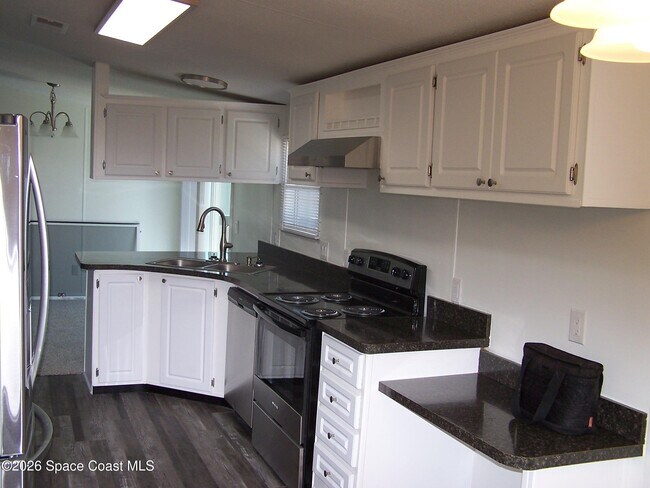 Building Photo - 403 Brozman Ln