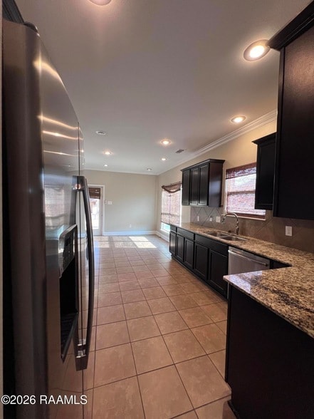 Building Photo - 100 Cautillion Dr