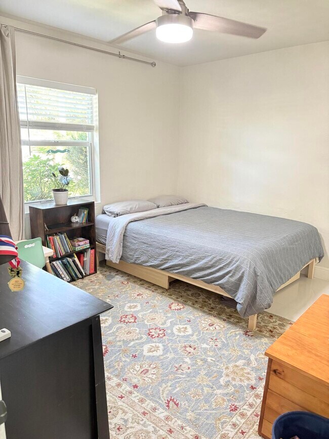 Building Photo - 270 NE 45th St