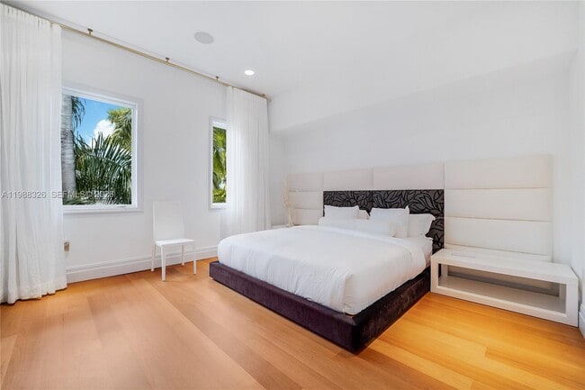 Building Photo - 100 Palm Ave