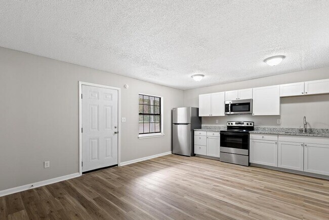 Building Photo - 102 Cone St