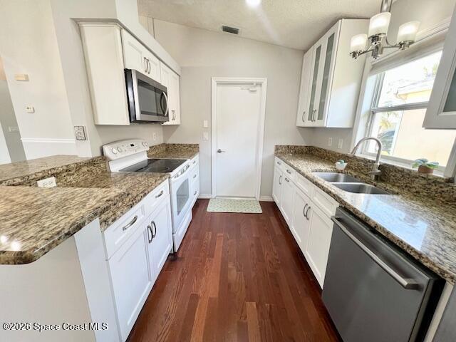 Building Photo - 8045 Bracken Ln