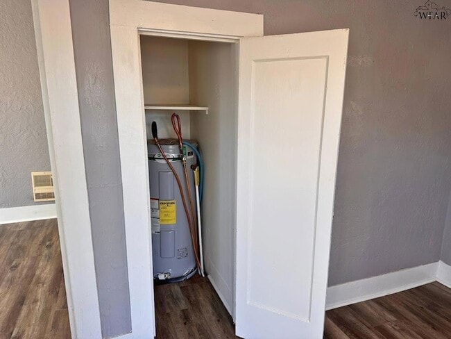 Building Photo - 2130 Ave J