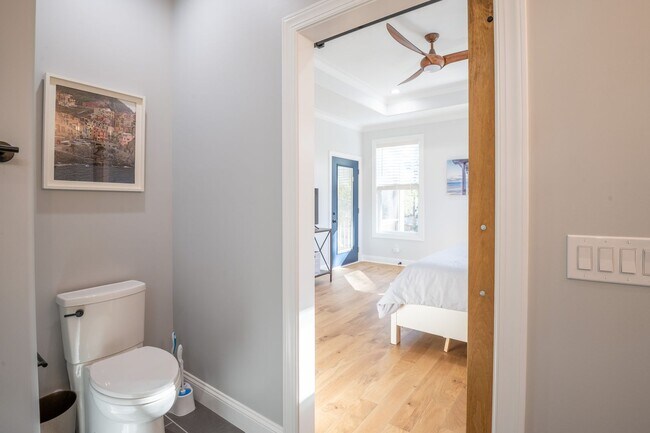 Building Photo - PREMIERE FURNISHED OFF-SEASON SHORT TERM RENTAL!