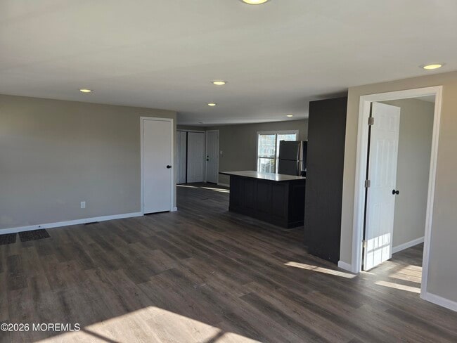 Building Photo - 469 S Green St