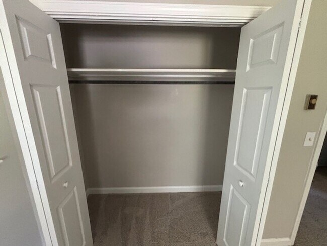 Building Photo - 1529 Old Central Rd