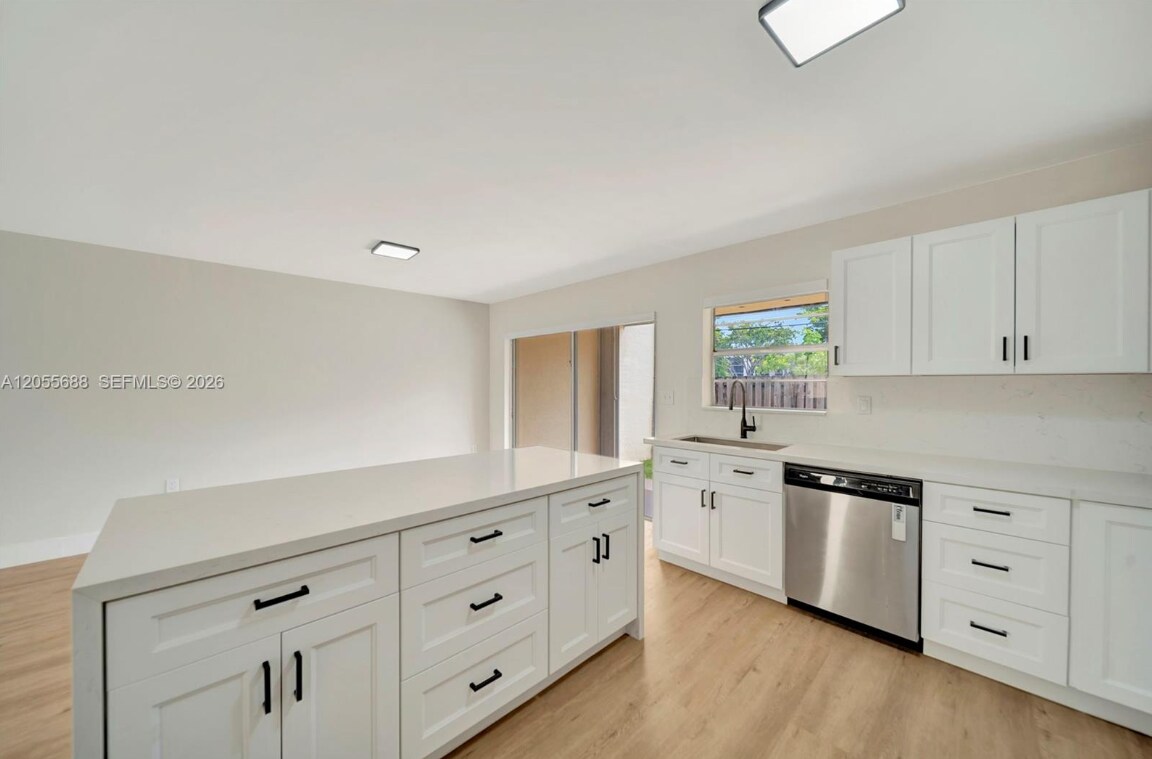 Building Photo - 8769 SW 137th Ave