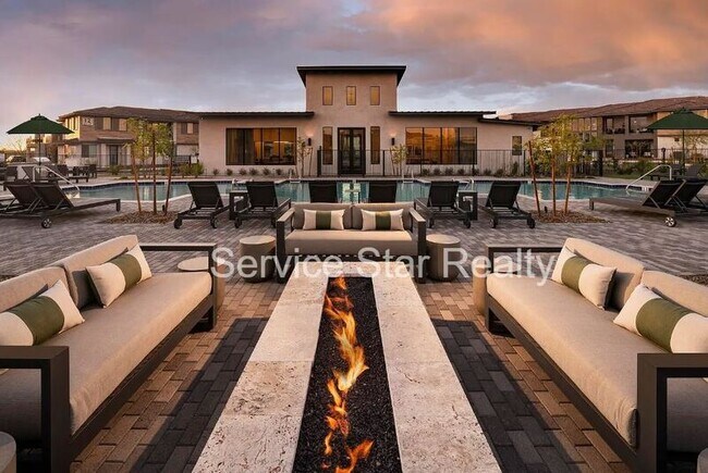 Building Photo - 2121 W Sonoran Desert Dr